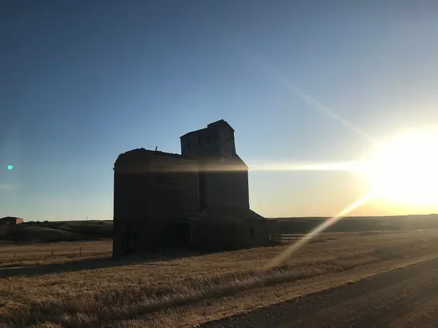 Old grain elevator at sunset near Brooking